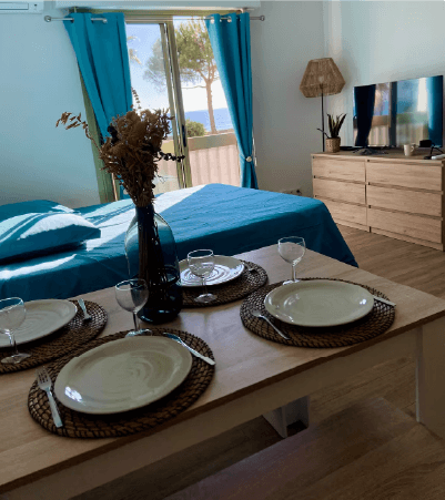 Grand studio en bord de mer