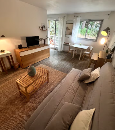 Charmant Studio avec Piscine à Nice